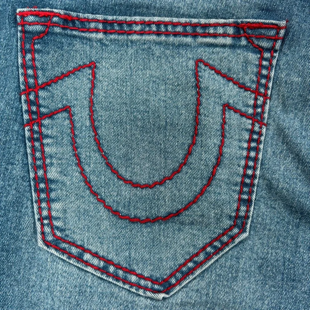 True Religion Ricky Red Big T Jeans Mens 34x34 Blue Neptune Wash Straight NWT